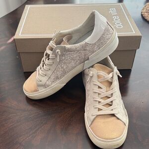 Dolce Vita Women's Beige and Cream Sneakers